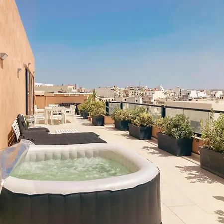 Appartement Xl Terrace Penthouse Bbq 200M From The Sea And Square à San Pawl il-Baħar Extérieur photo