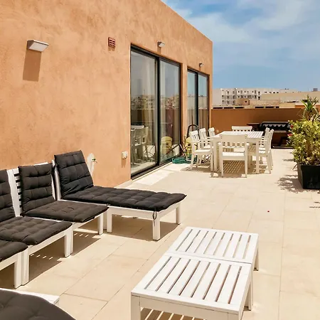 Appartement Xl Terrace Penthouse Bbq 200M From The Sea And Square à San Pawl il-Baħar Extérieur photo